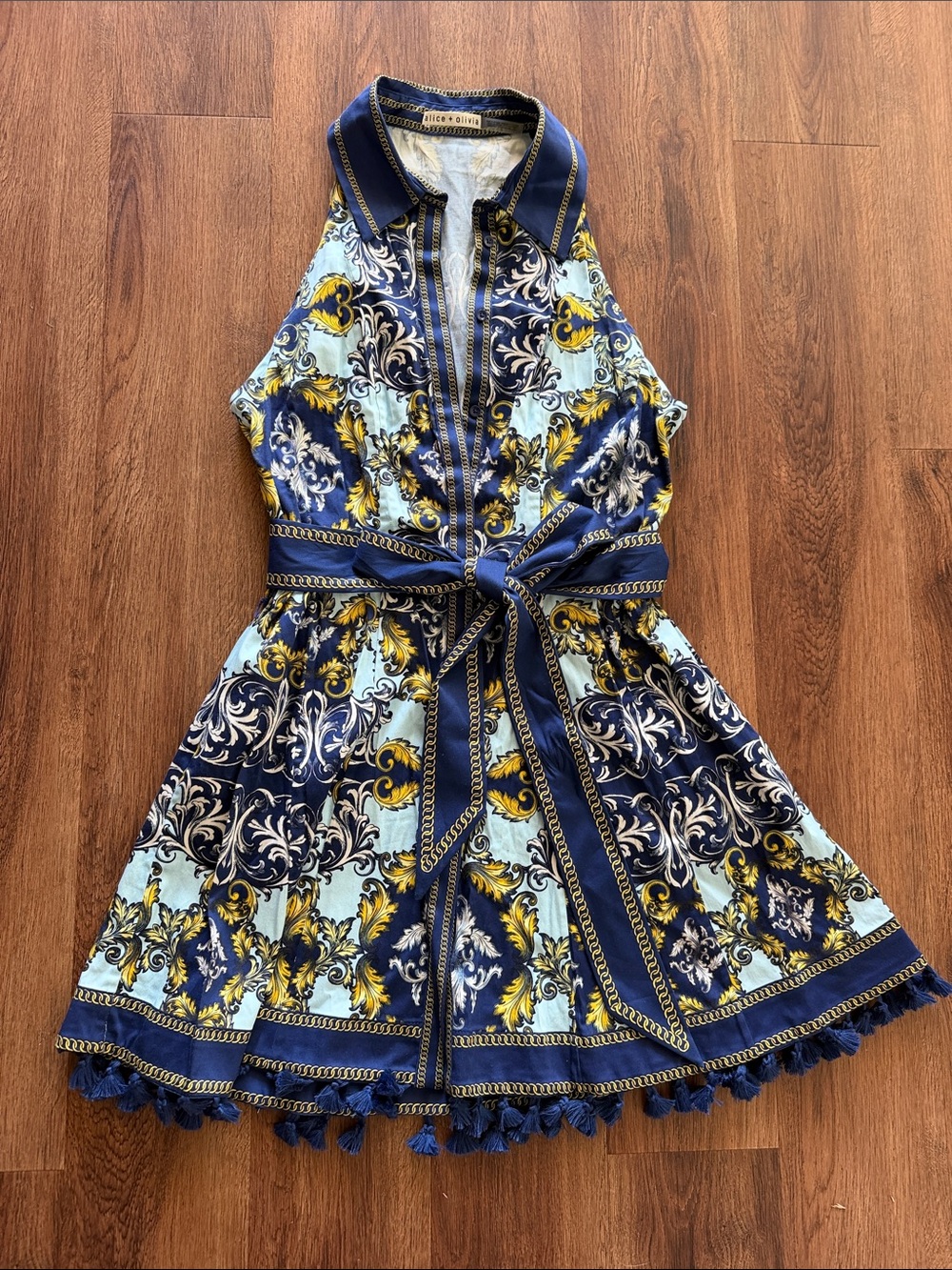 Alice + Olivia Lucy Print Mini Shirtdress - Picture 3 of 7